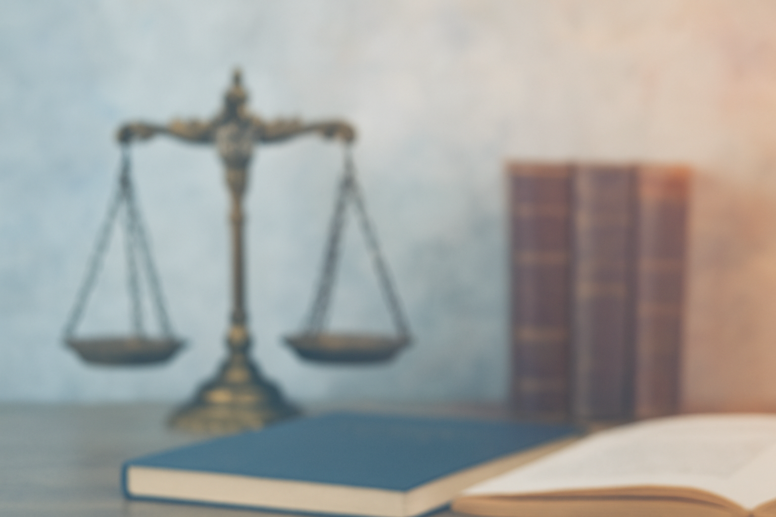 Abogado en Morelos atendiendo cliente